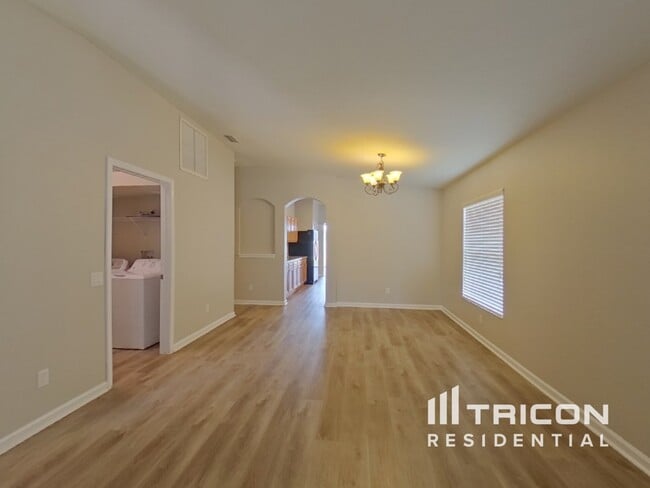 Building Photo - 1132 Hill Flower Dr