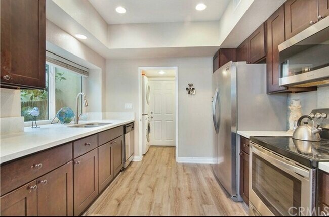 Building Photo - 10 Coral Ridge