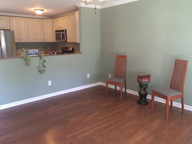 Foto del edificio - 4400 Pebblebrook Dr