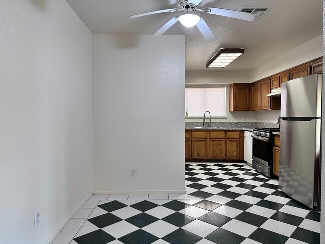 Building Photo - Beautifully Remodeled 4BR/2BA Single-Story Home for Rent!