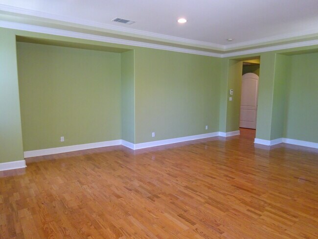 Foto del edificio - 3100 Tewksbury Way