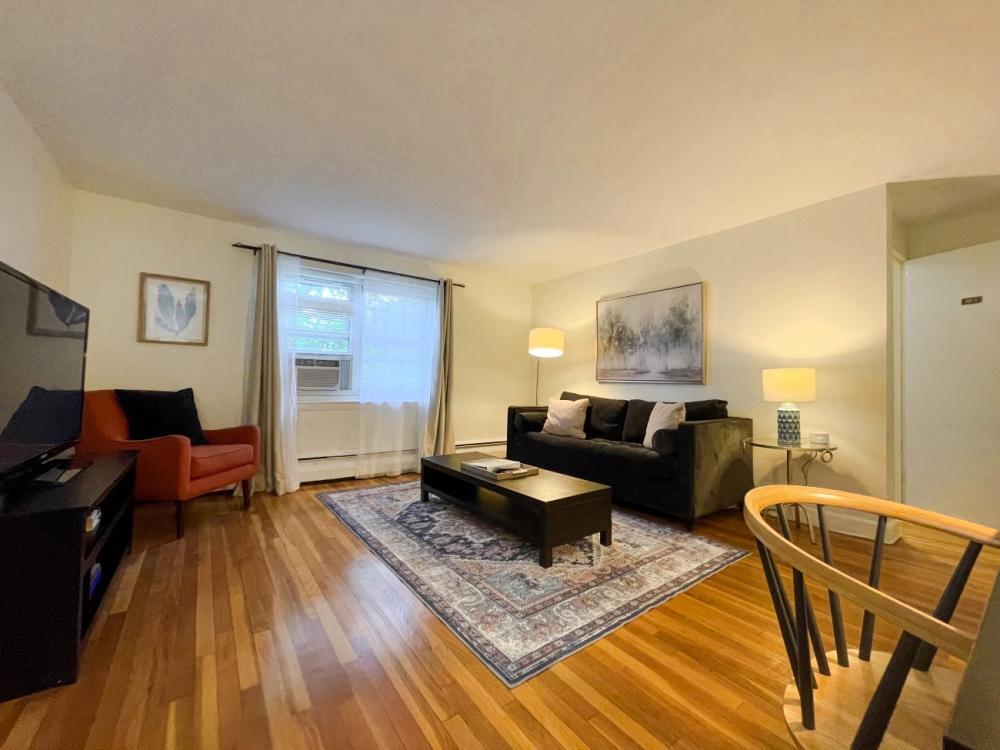 Foto principal - 1 bedroom in Brookline MA 02445