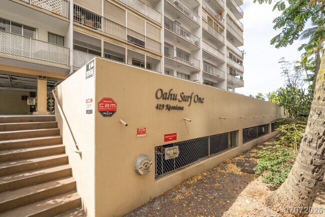 Foto del edificio - Oahu Surf I End Unit, Beautifully Renovated Waikiki Condo w/Views