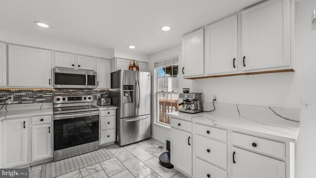 Foto del edificio - 3355 Canton Ct