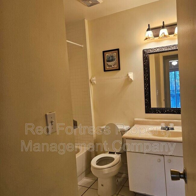 Foto del edificio - 3419 Winkler Ave