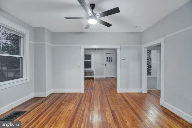 Foto del edificio - 3704 Coolidge Ave