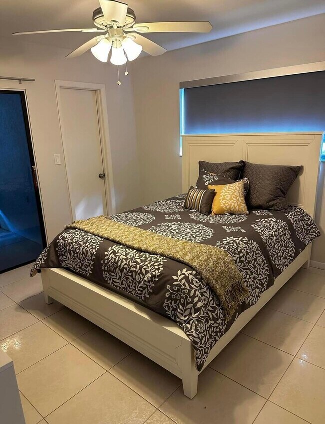 Foto del edificio - 15072 Ashland Pl