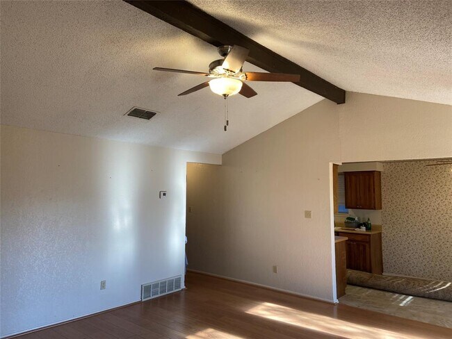 Foto del edificio - 6300 Brookside Dr