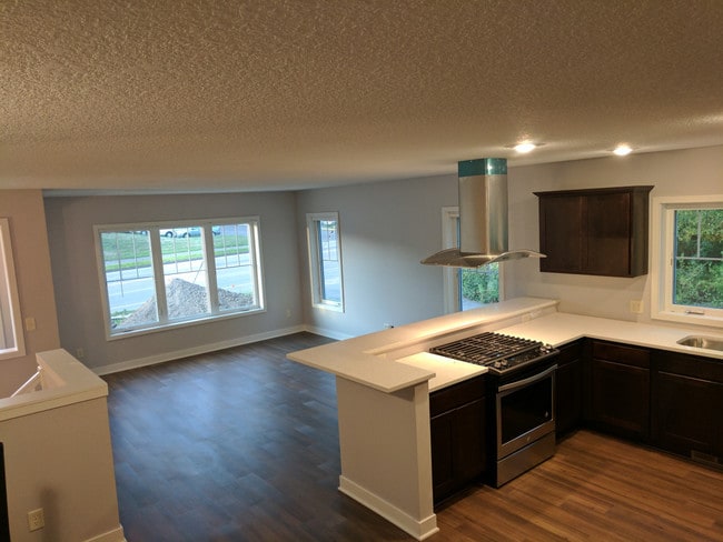 Building Photo - Tripoint Townhomes 224