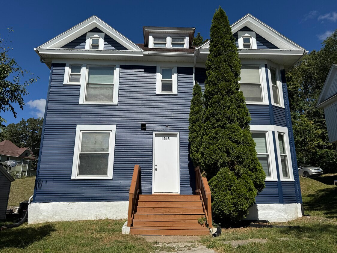 Foto principal - 1013 E 6th St