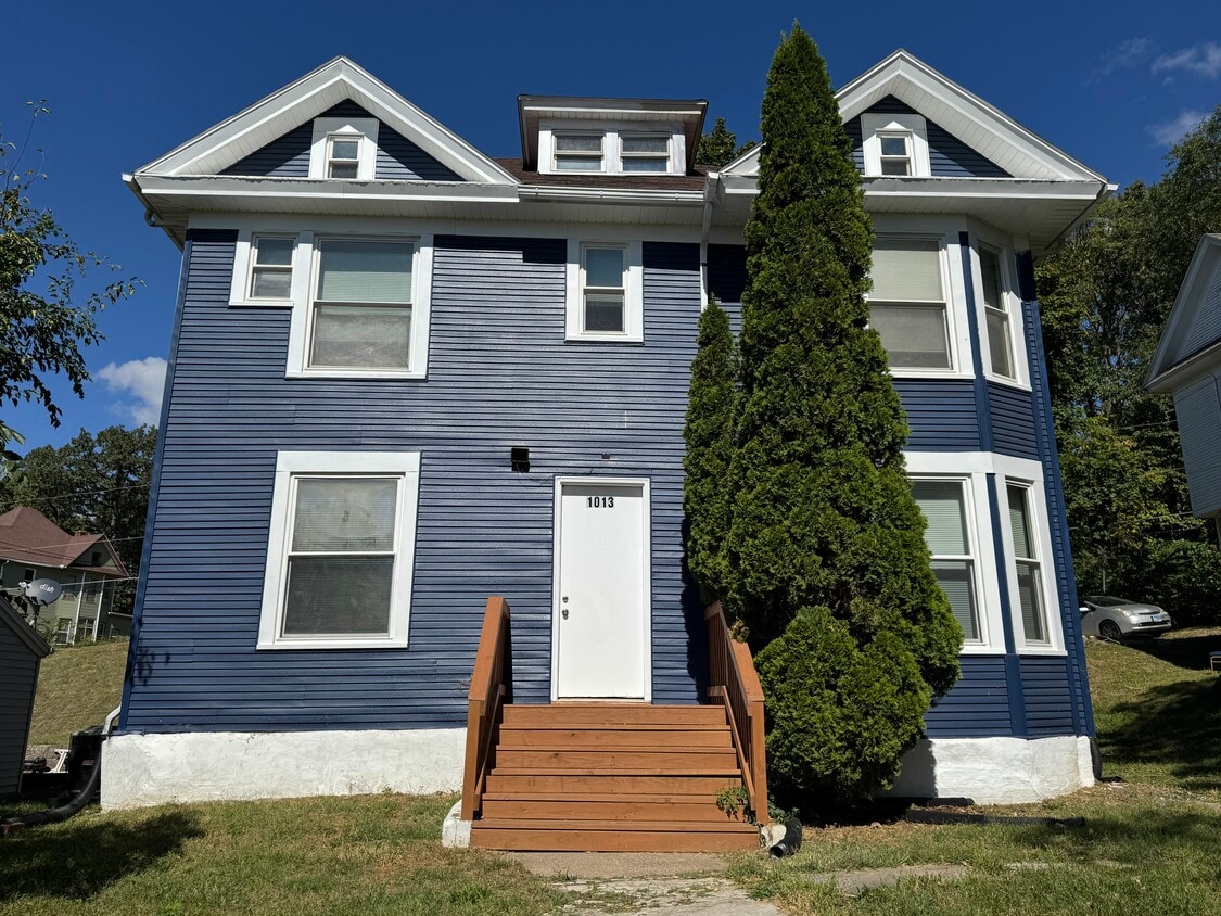 Primary Photo - 1013 E 6th St