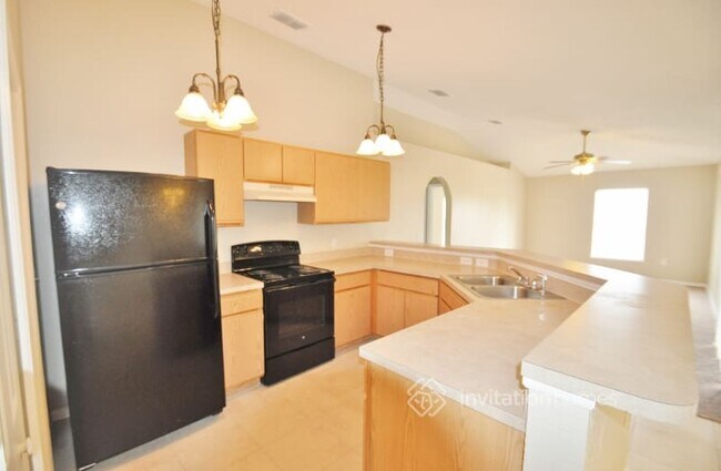 Building Photo - 206 Regal Downs Cir