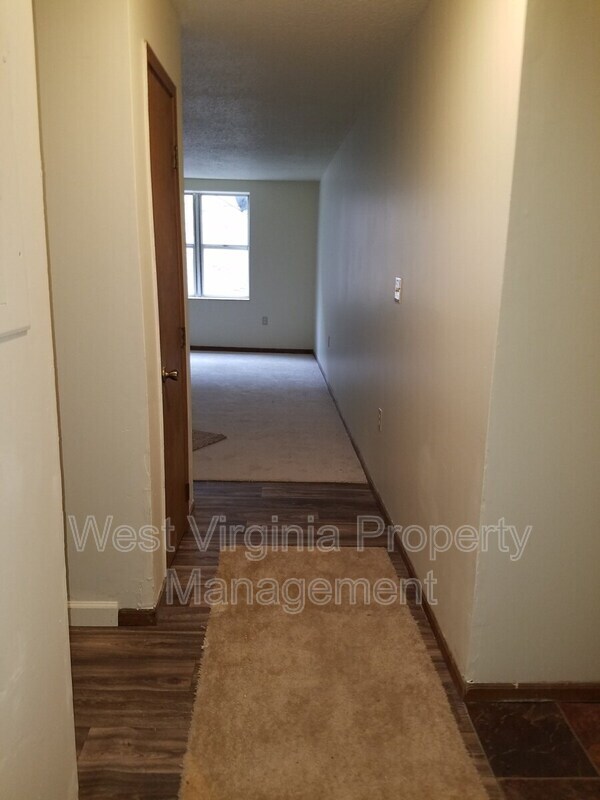200 W Main St Unit Apt. 101, Sophia, WV 25921 Condo for Rent in