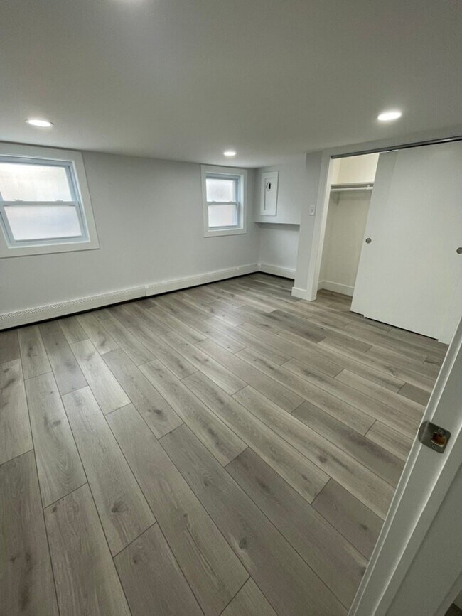 Foto del edificio - 293 E Kinney St