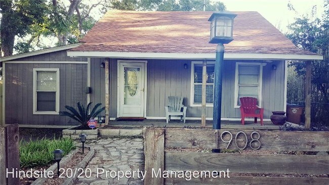 Building Photo - 1908 Riverview St
