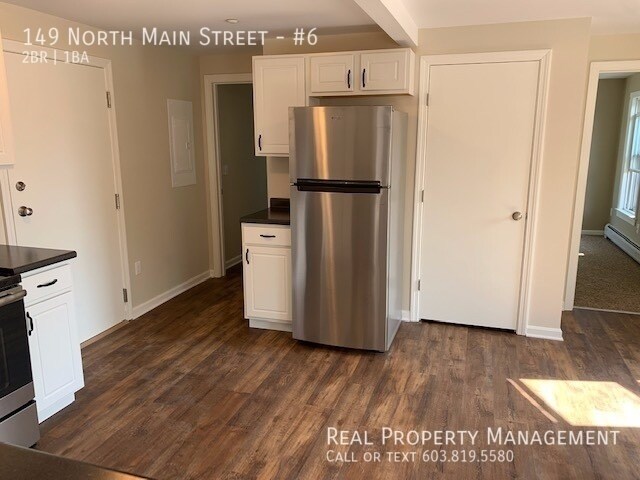 Building Photo - Nice 2 Bedroom Unit w/ Heat and Hot Water ...