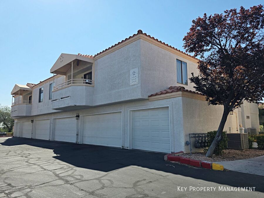 Foto principal - 8452 Boseck Dr