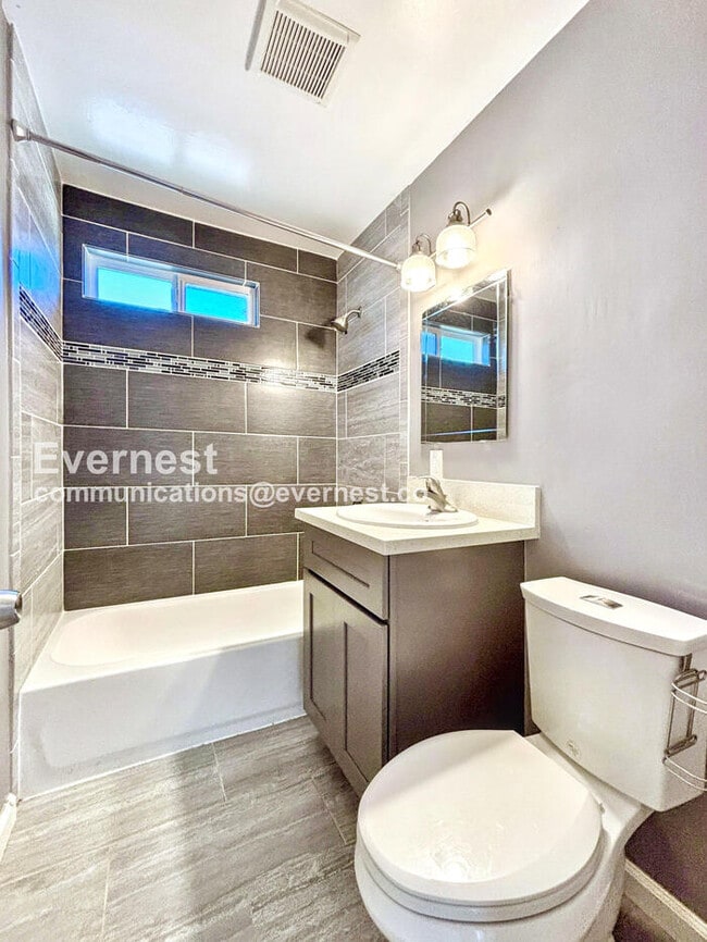 Foto del edificio - 2571 Judson St
