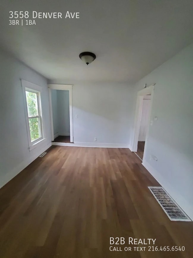 Foto del edificio - 3558 Denver Ave