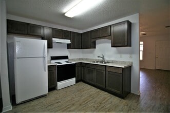 Building Photo - 538 Brock Ave