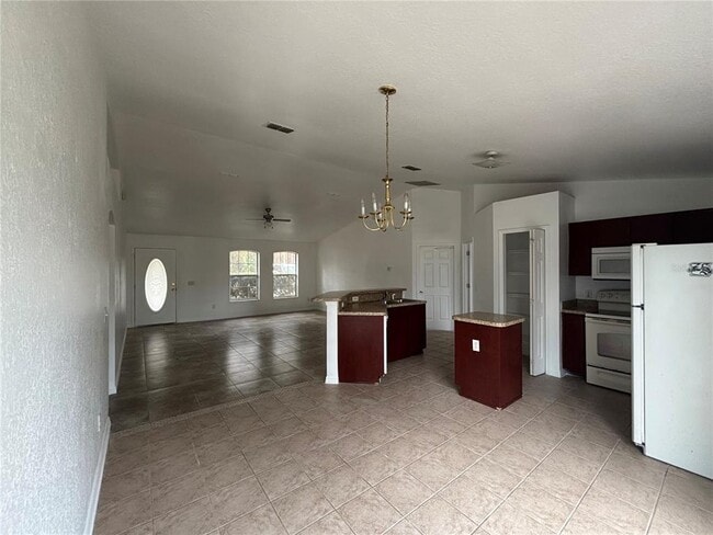 Building Photo - 1 Silver Way Ct