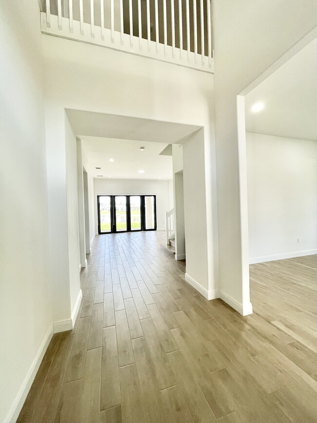 Foto del edificio - 4885 Corrado Ave