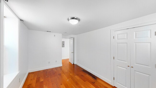 Building Photo - 14 Marcella St