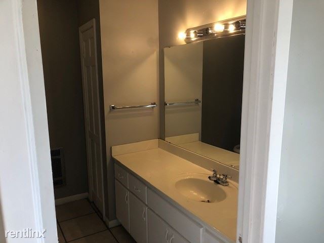 Foto del edificio - 2 br, 2 bath House - 1011 Wilson Street