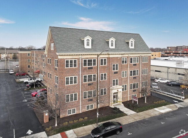 Exterior - The Sheldrake Apartments