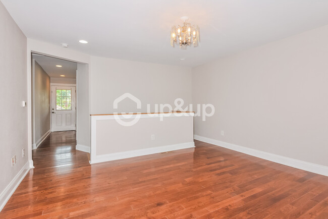 Building Photo - Fantastic 2bd/2ba home! Let yourself in!