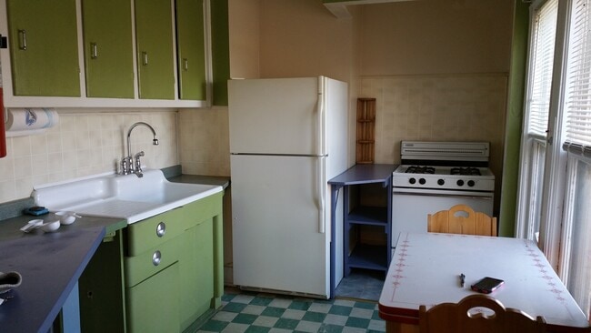 Building Photo - 74 Fairview Ter