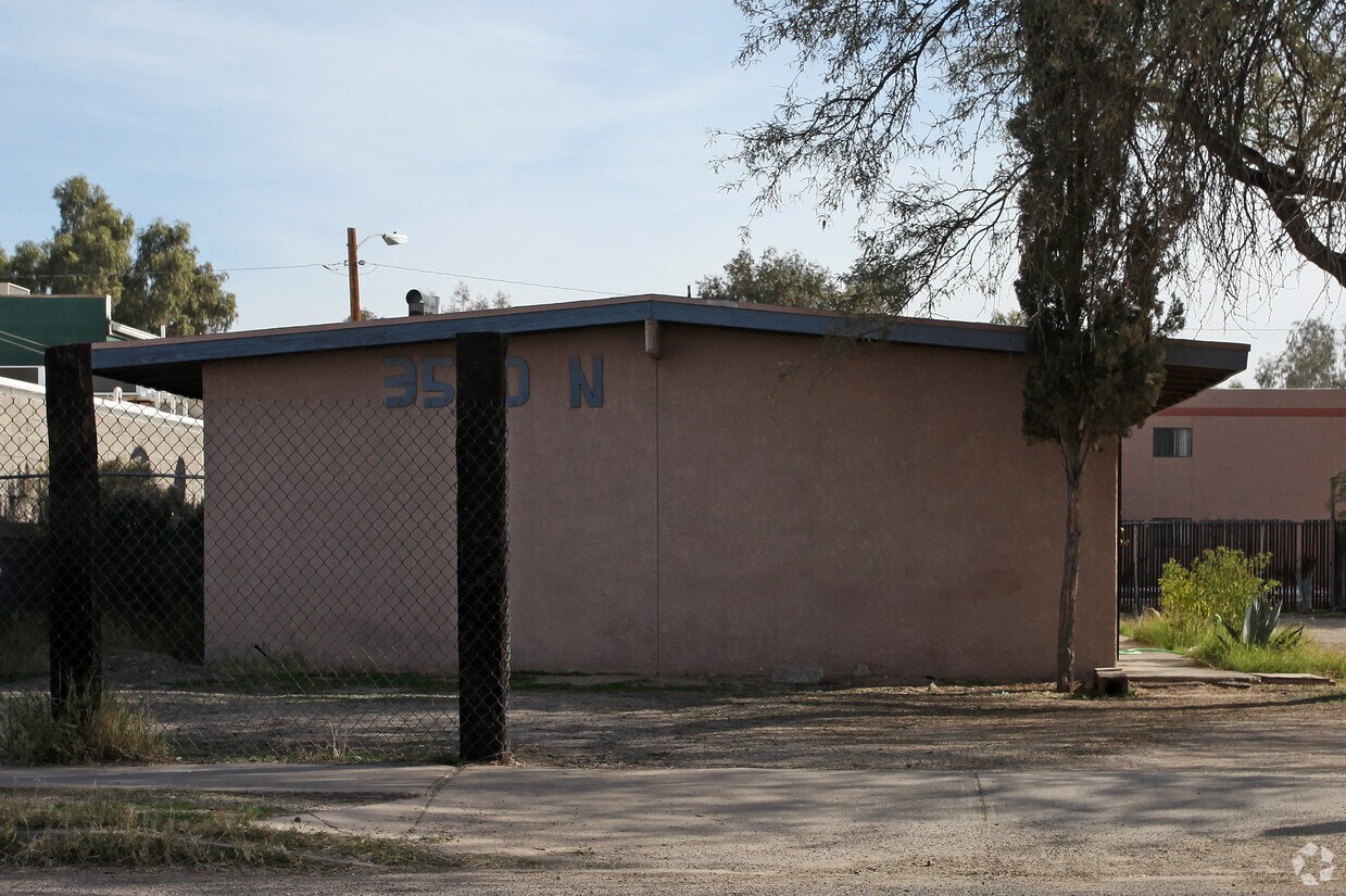 Building Photo - 3550 N Geronimo
