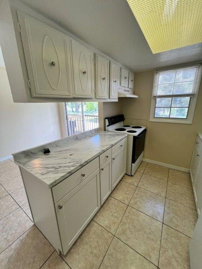 Building Photo - 2 Bedroom Condo in Orlando for Rent