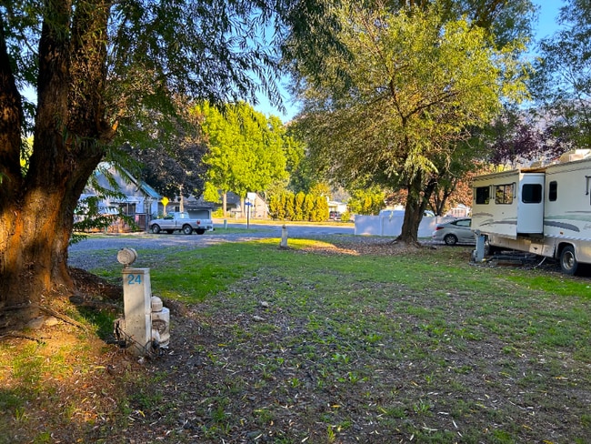 Building Photo - 85 Canoe Cp Lp