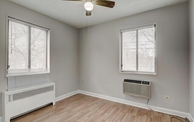 Foto del edificio - Affordable 2-Bedroom Apartment in Southwest DC – Utilities Included Option Available!