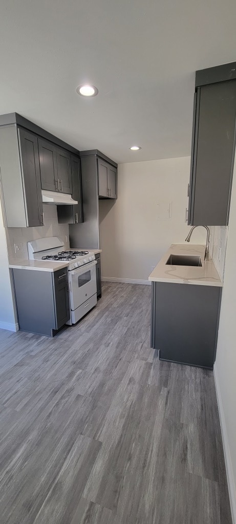 Foto del edificio - 14607 Gilmore St