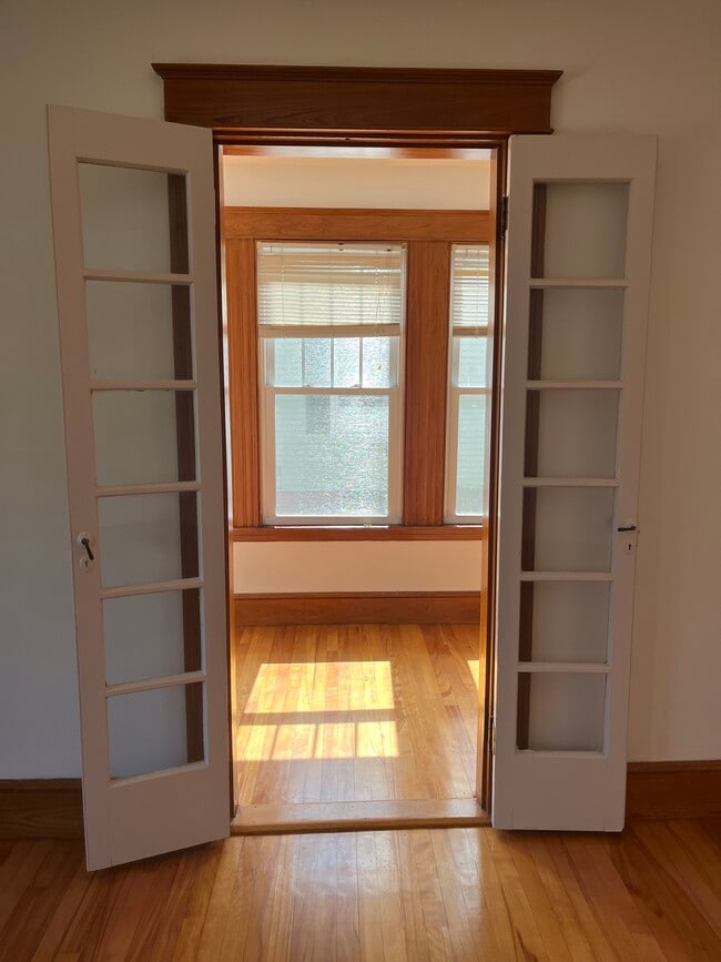 Entry to sunroom - 28 Caleb St