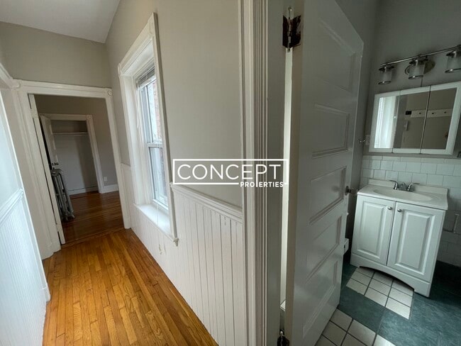 Building Photo - 900 Mass Ave. Unit 8CP