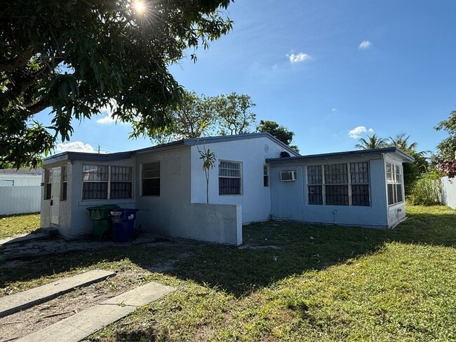 Foto del edificio - 12720 NW 18th Ct