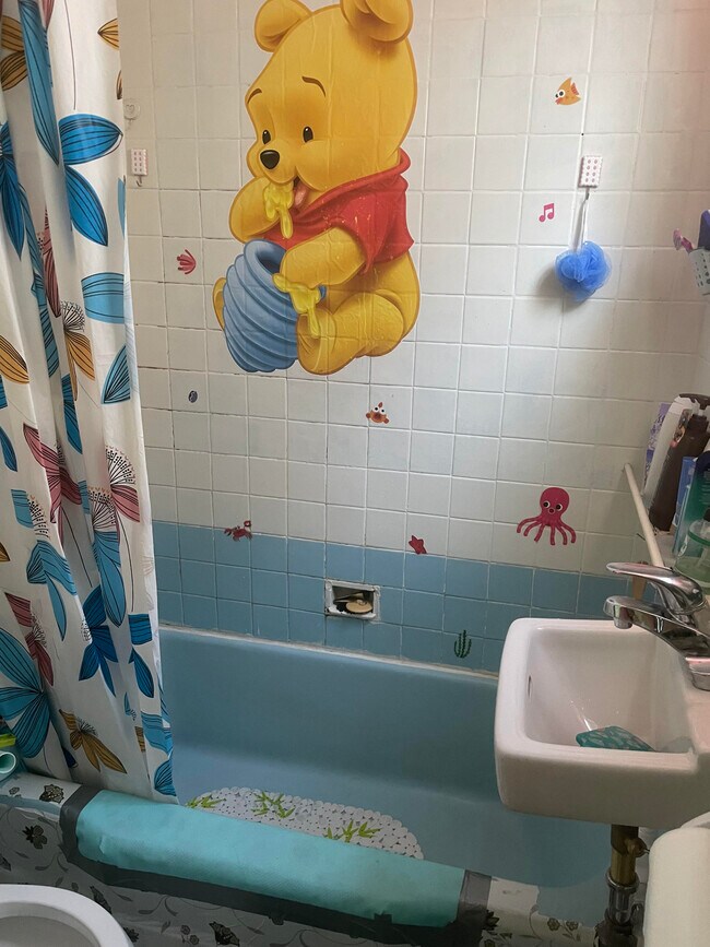 Building Photo - 1010 59th St