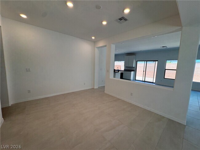 Foto del edificio - 8677 Indigo Spg Rd