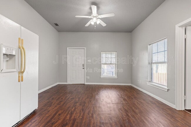 Foto del edificio - 1720 Webster Ave
