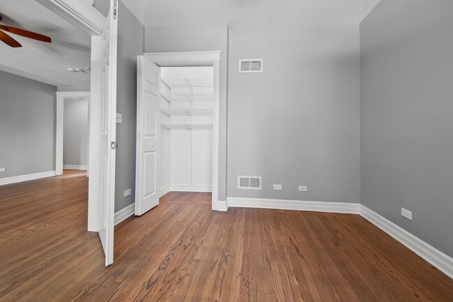 Foto del edificio - 2211 W Winona St