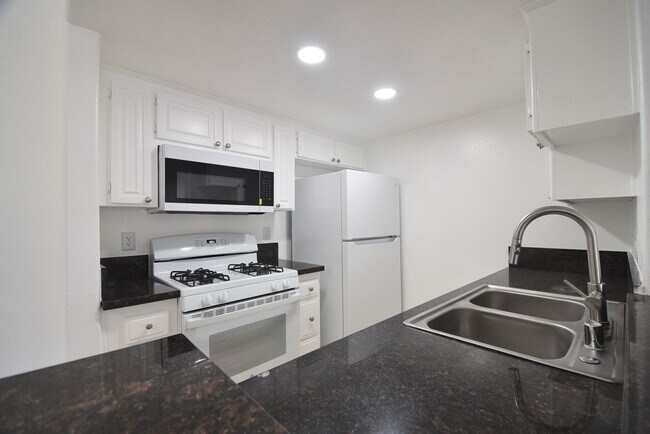 Foto del edificio - 6041 Fulton Ave