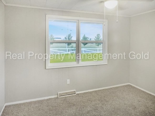 Building Photo - Newly Renovated Rambler on Private Lot