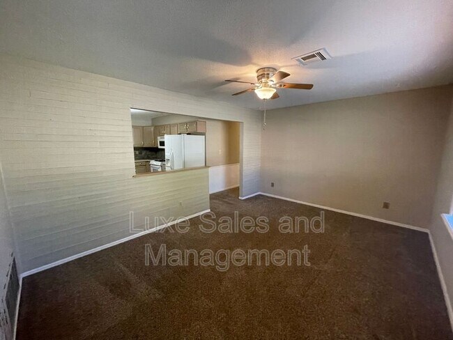 Building Photo - 1116 Harrington Dr