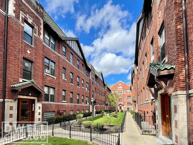 Foto del edificio - 2706 N Spaulding Ave