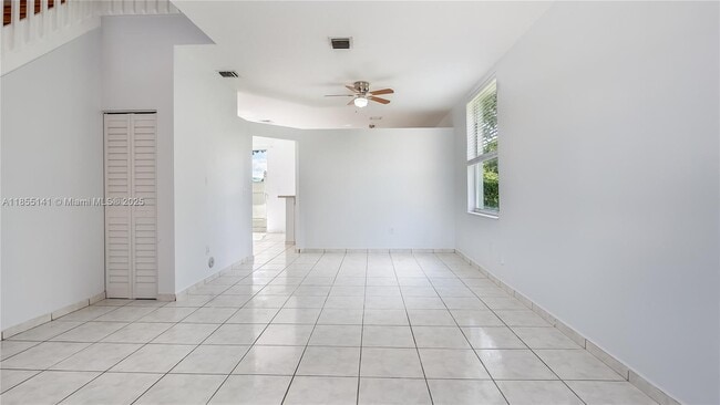 Foto del edificio - 15472 NW 12th Ct