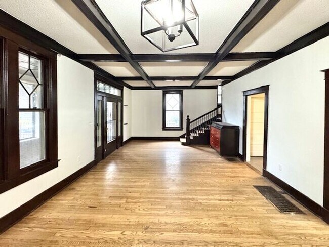 Foto del edificio - Historic Large Beautiful midtown home near Rhodes College available for Rent!