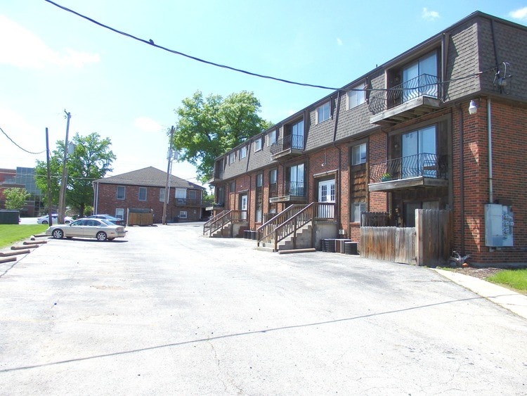 Building Photo - 5601 W 58th St